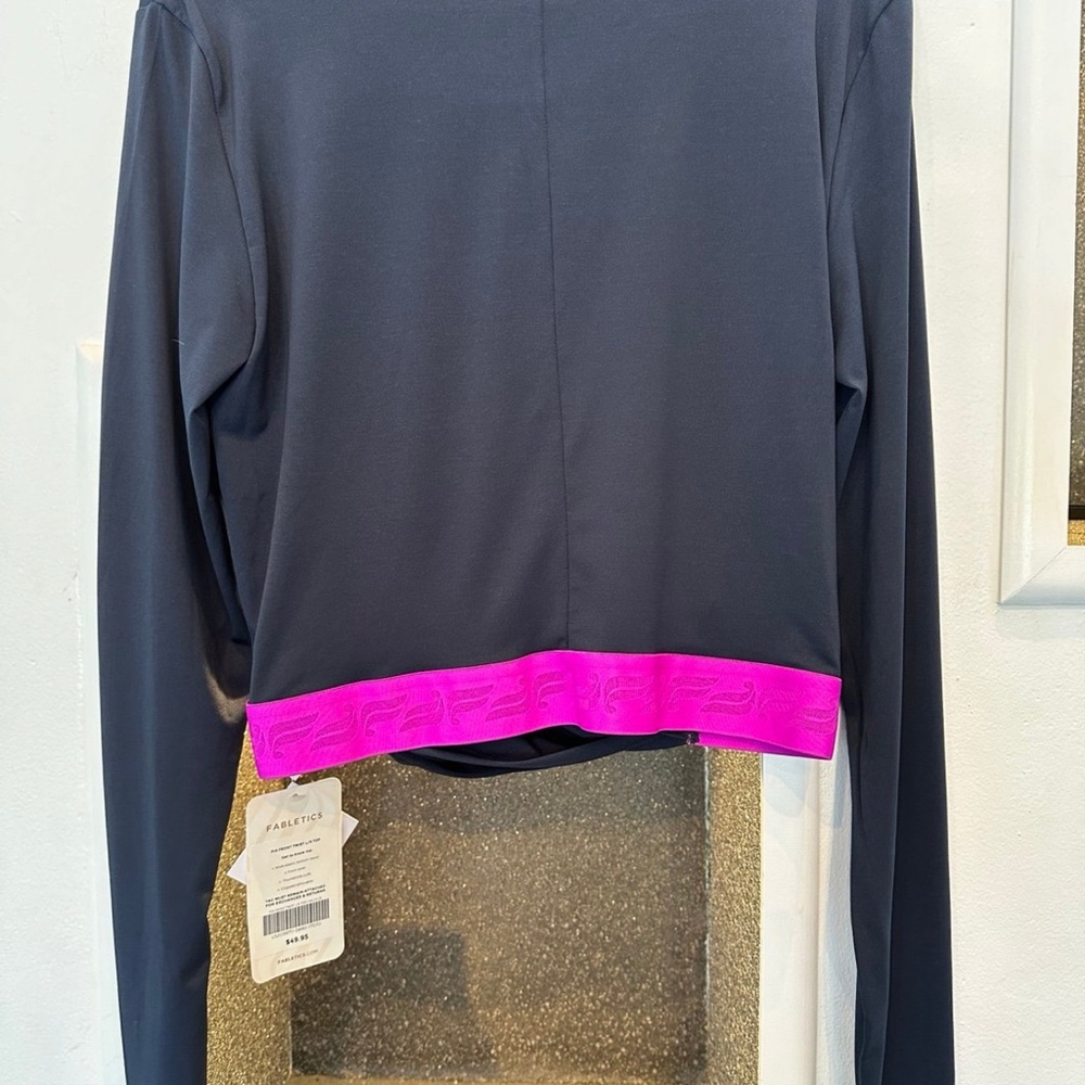 BNWT Fabletics PIA front twist top Navy Purple Orchid size XXL 14-16 - Picture 4 of 5
